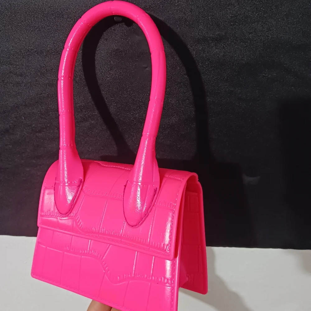 Women Hot pink neon mini purse bag - Picture 4 of 11